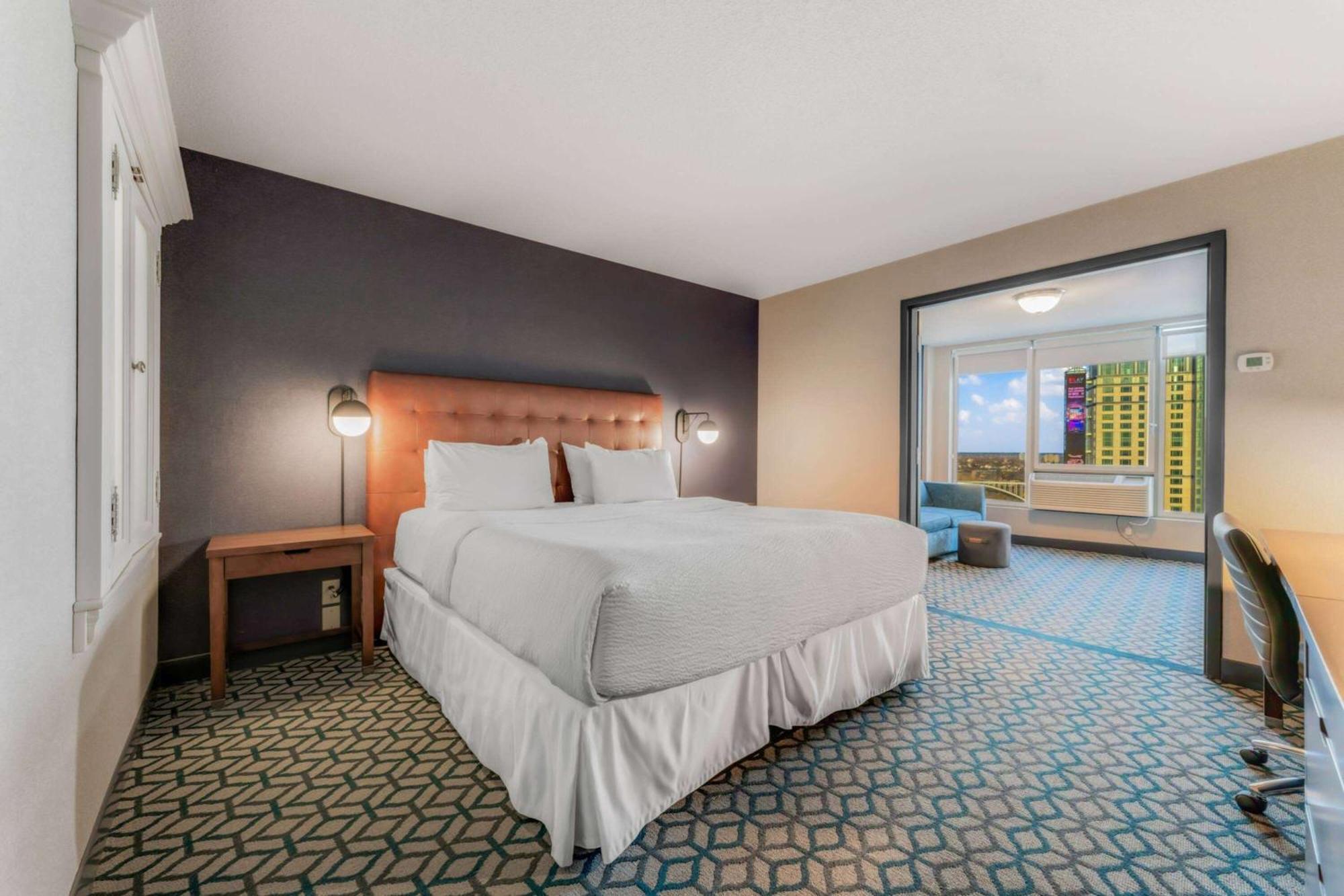 Wyndham Fallsview Hotel Niagara Falls Exterior photo